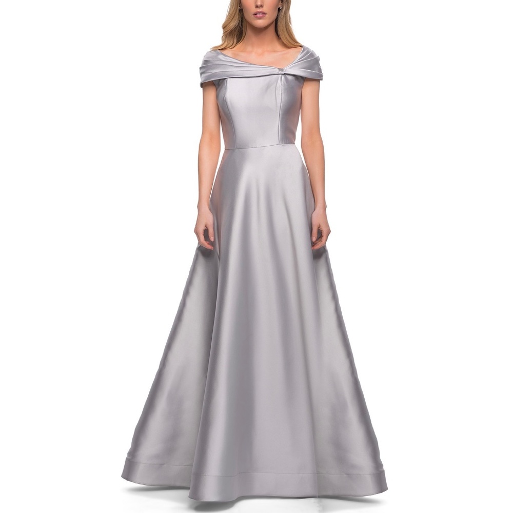 NEW La Femme 26877 Off The Shoulder Metallic Satin Gown Size 8